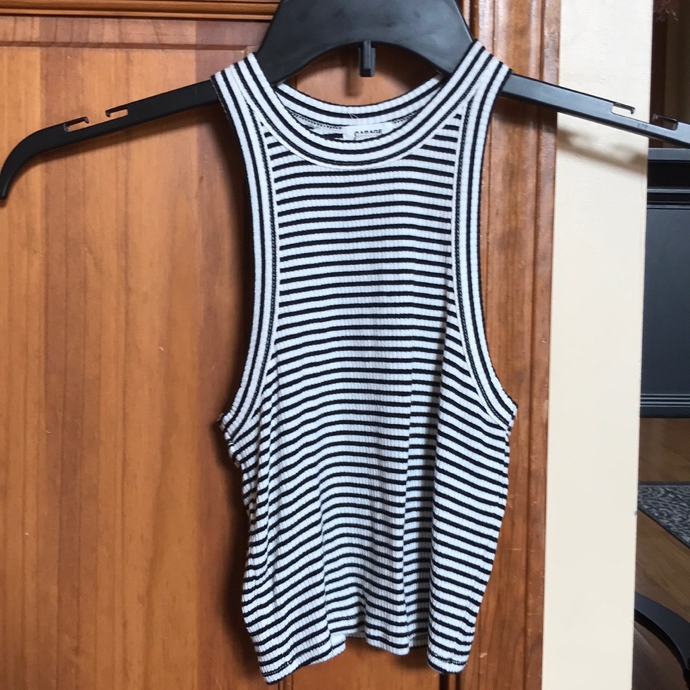 Ribbed, fitted sleeveless crop top